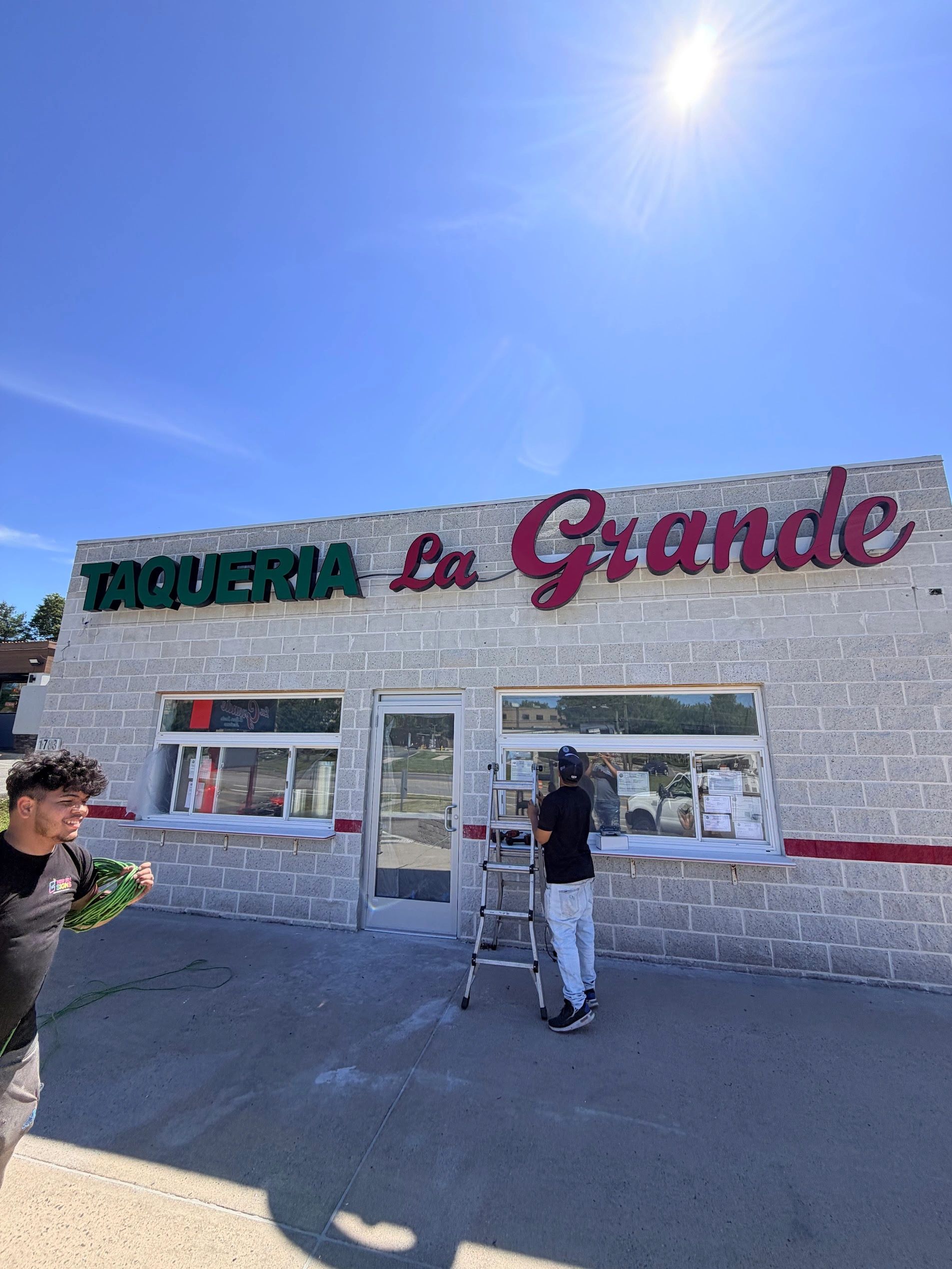 Taqueria La Grande: Storefront channel letters